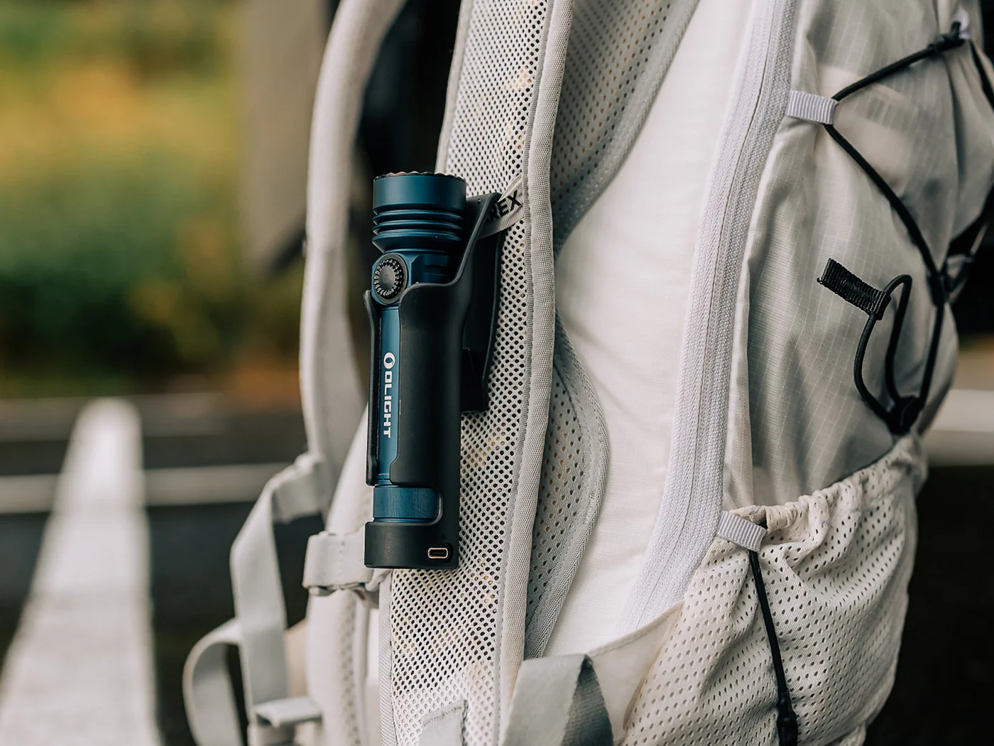 Olight Seeker 4 Pro Midnight Blue - Image 9